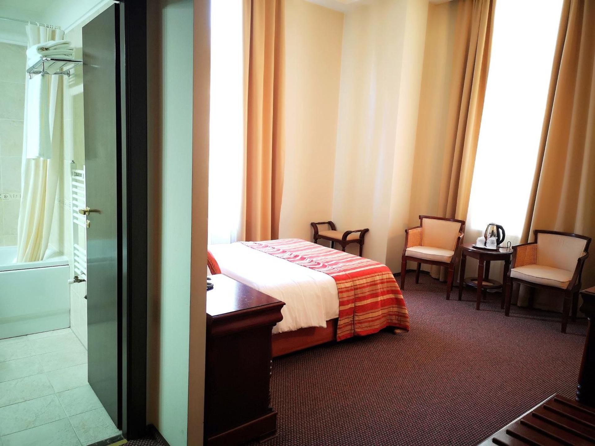 Atrium Hotel Ateneu City Center Standard Double Room Ground Floor 3