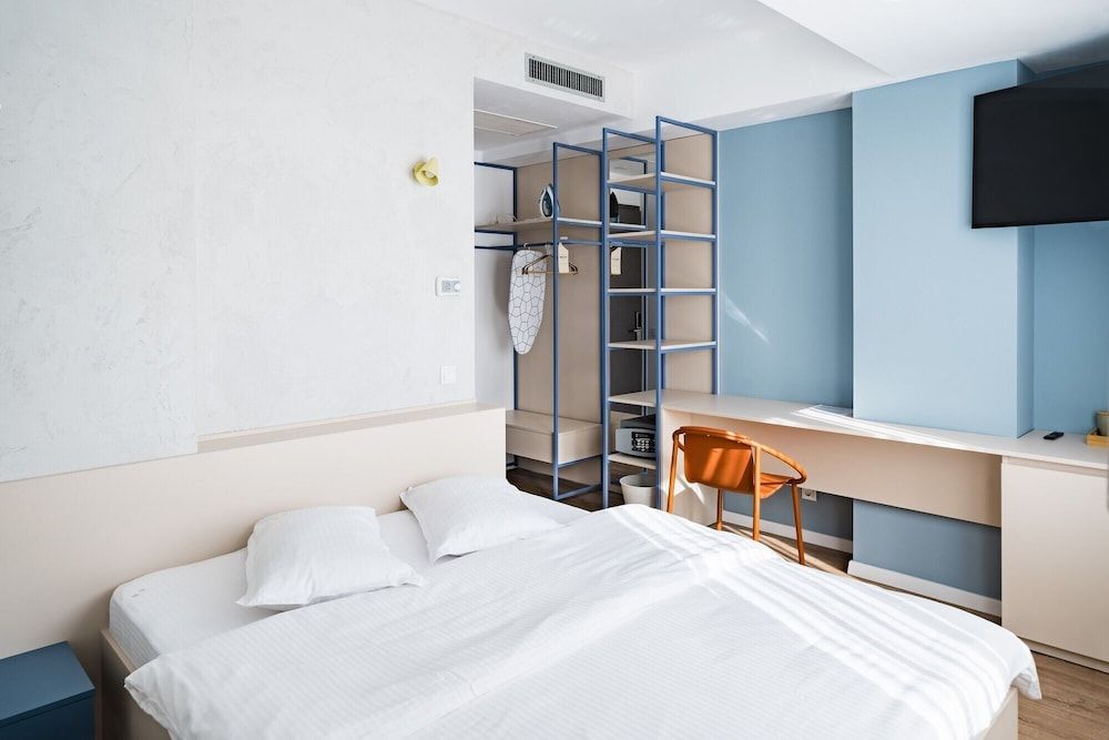 Hotel Graffiti Standard Room, 1 Queen Bed 2