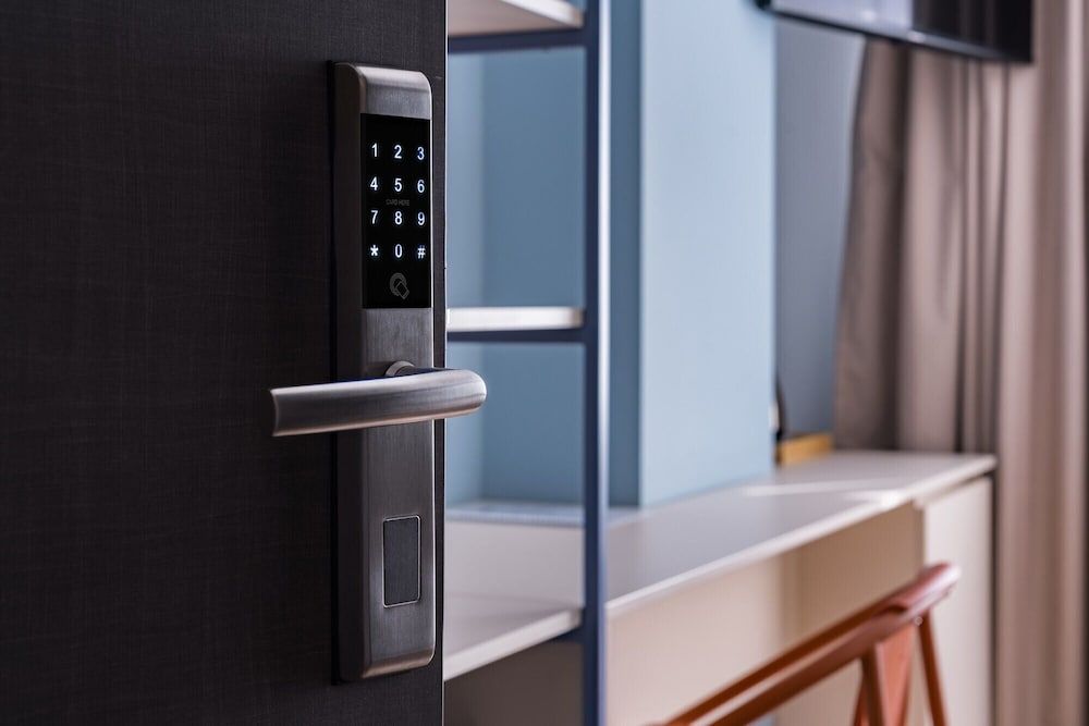 Hotel Graffiti Standard Room, 1 Queen Bed 5