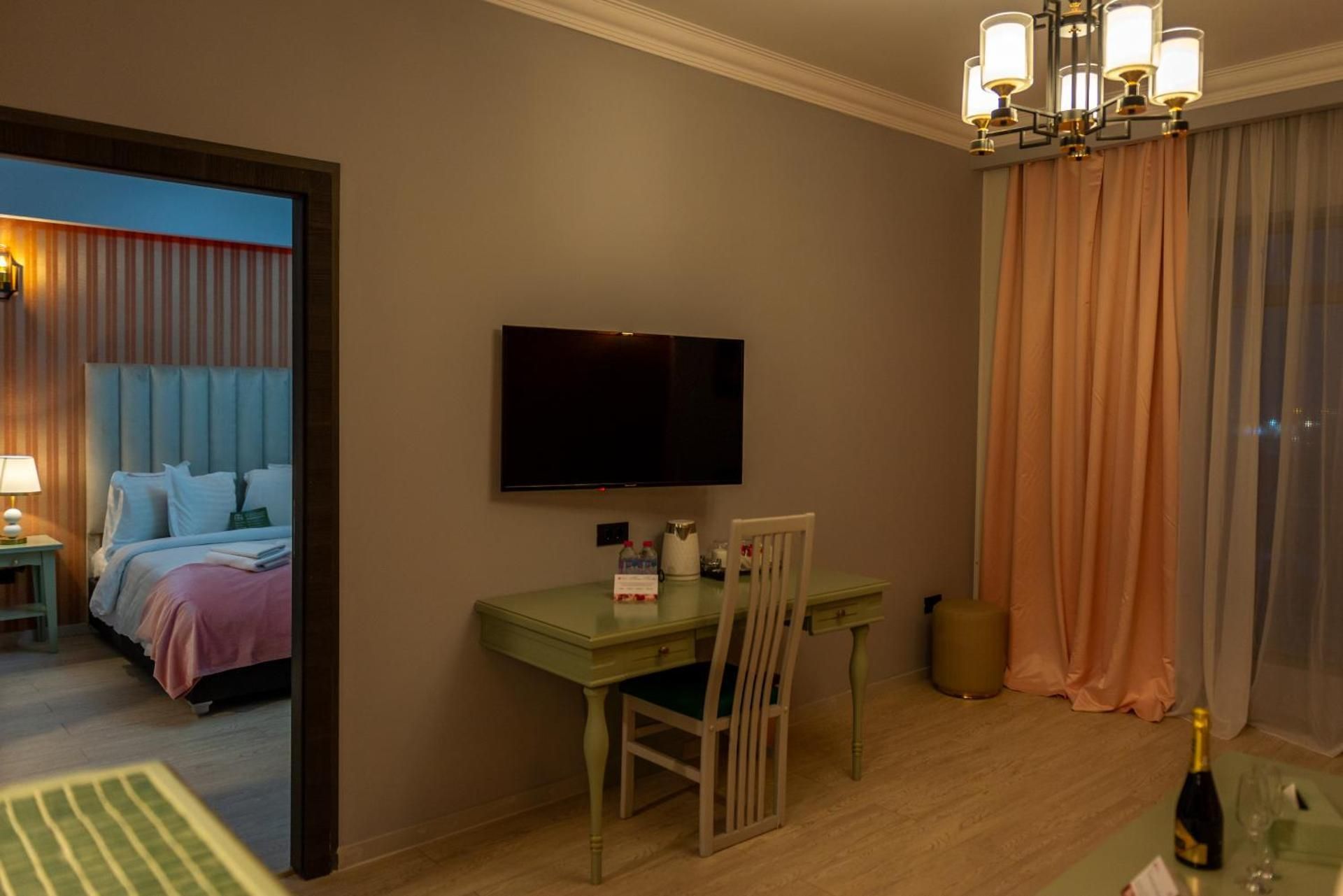 undefined Phoenicia Express Hotel 6