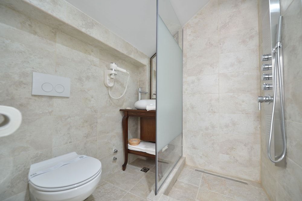 Noblesse Boutique Hotel Standard Single Room 3