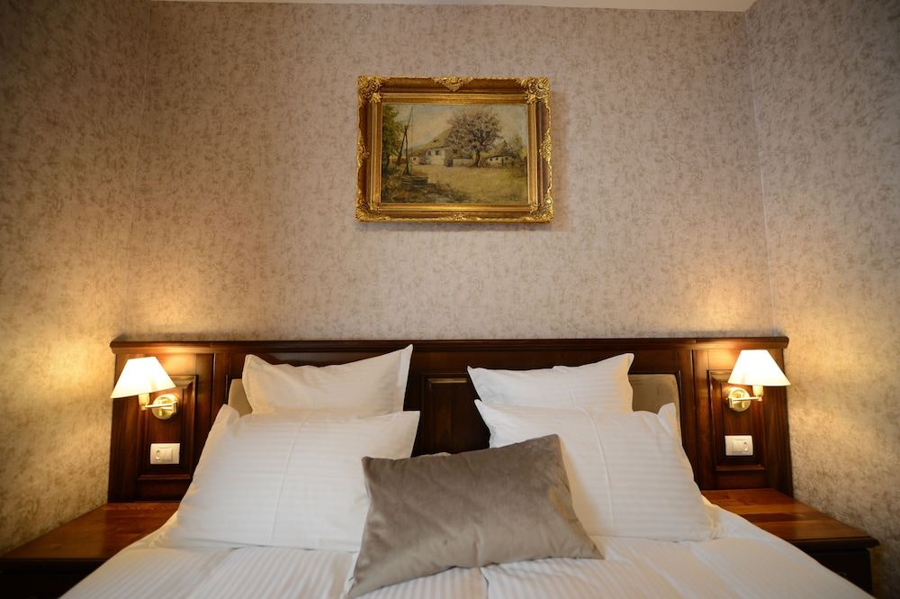 Noblesse Boutique Hotel Deluxe Double Room 2