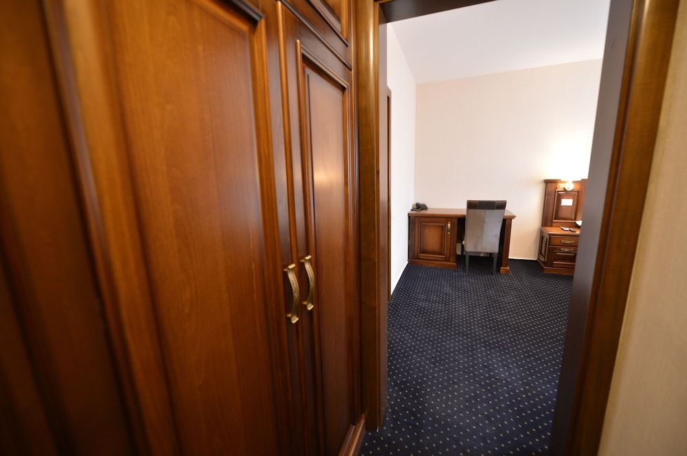 Noblesse Boutique Hotel Deluxe Double Room 12