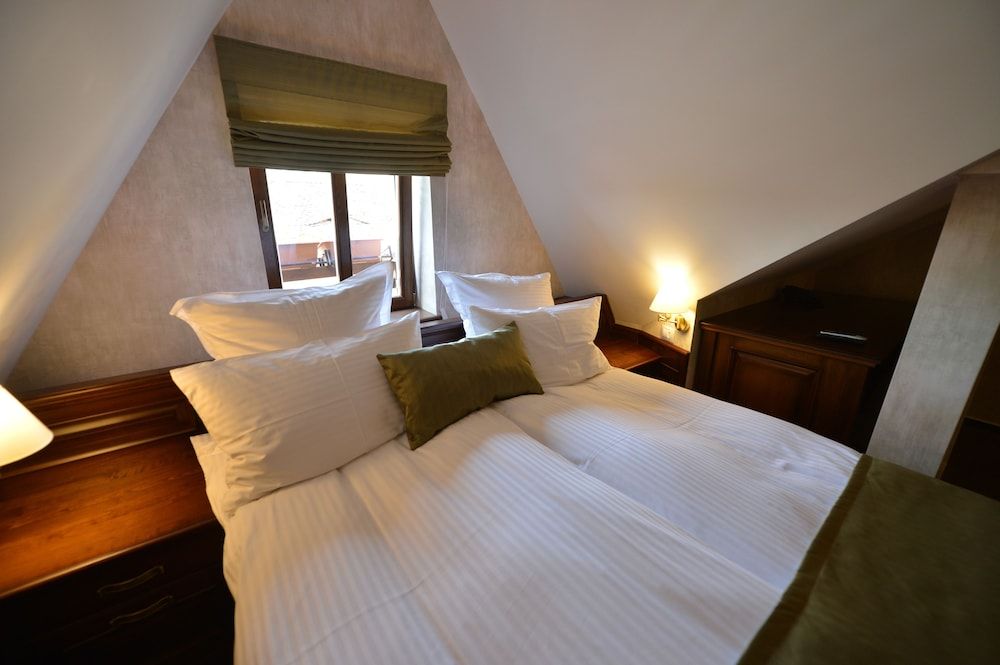 Noblesse Boutique Hotel Deluxe Double Room 5