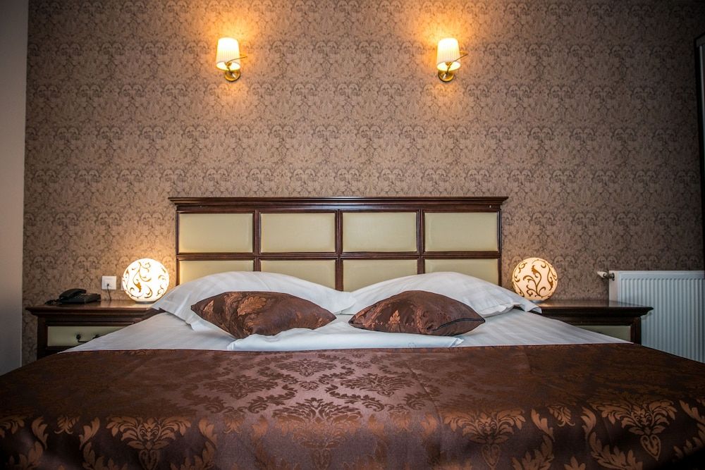 Hotel Megalos Junior Studio Suite, 1 King Bed with Sofa bed 2