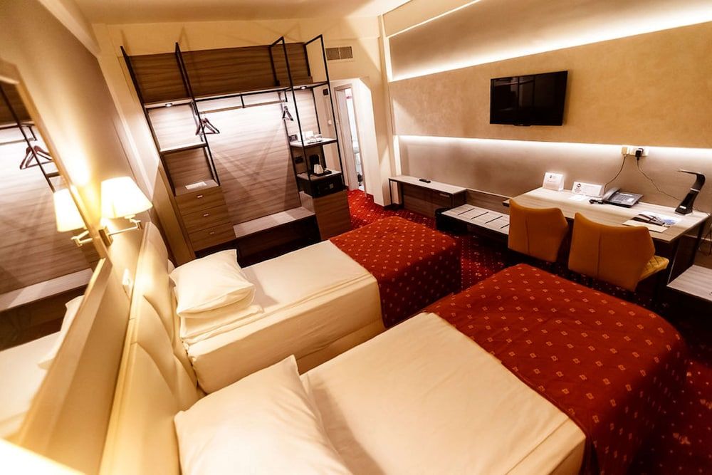 Best Western Plus Lido Hotel Standard Room, 2 Twin Beds, Non Smoking (Shower Only) 2