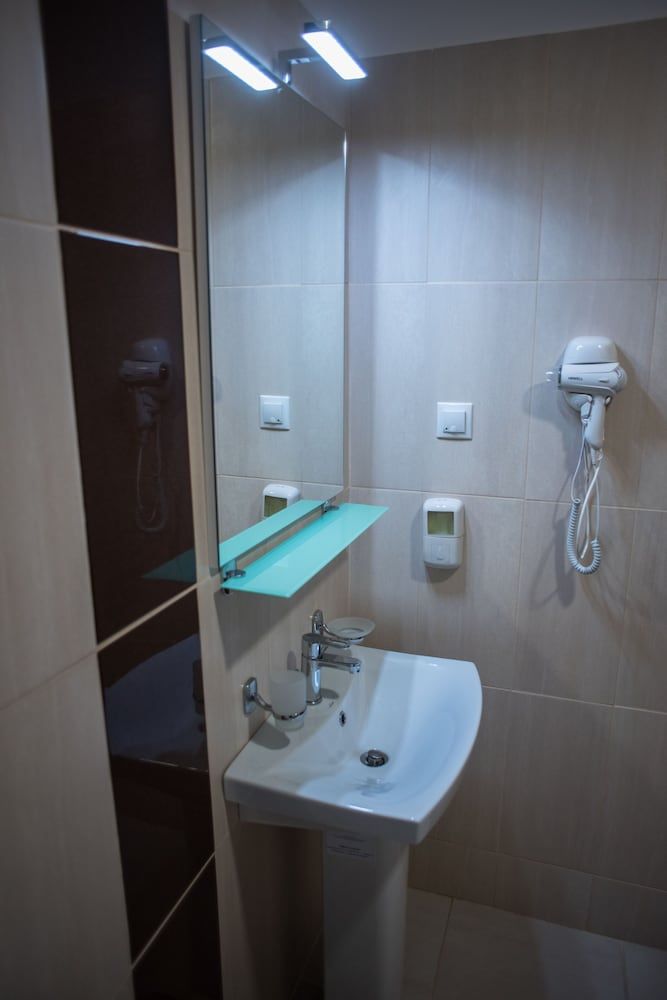 Hotel Marea Neagra Panoramic Twin Room, Mountain View 9