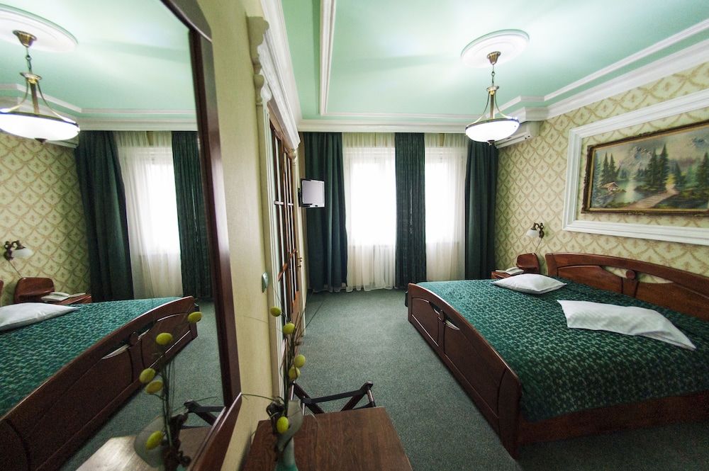 undefined Bucharest Comfort Suites 5