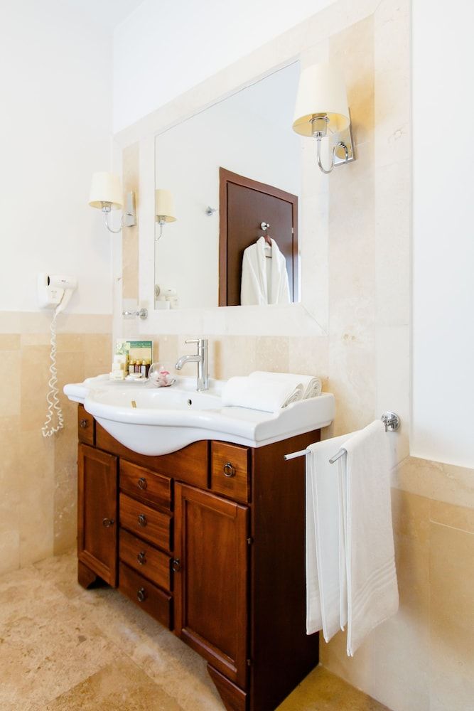 Hotel International Bucharest Standard Twin Room 7