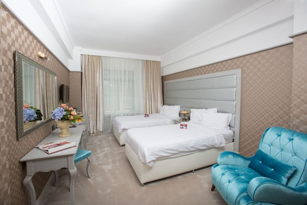 Phoenicia Grand Hotel Premium Twin Room 2
