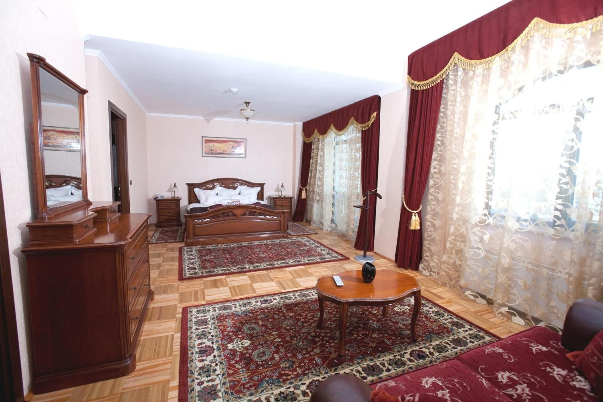 undefined Phoenicia Grand Hotel 8
