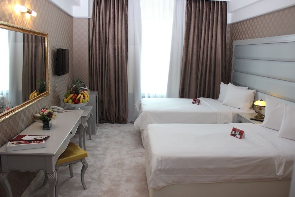 Phoenicia Grand Hotel Premium Twin Room 4