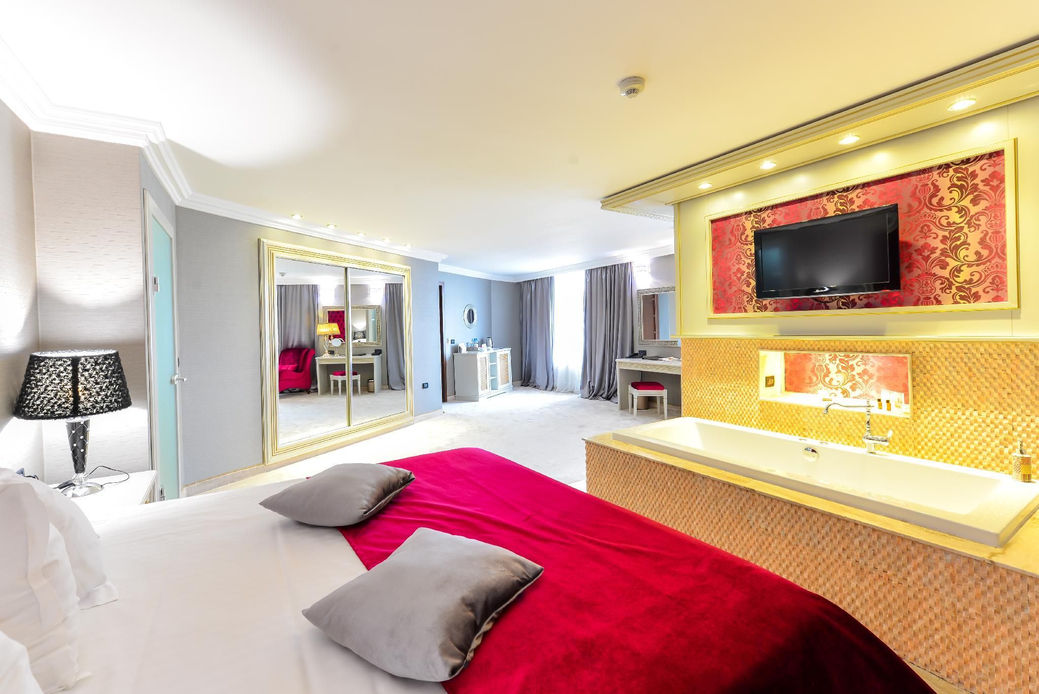 undefined Phoenicia Grand Hotel 10