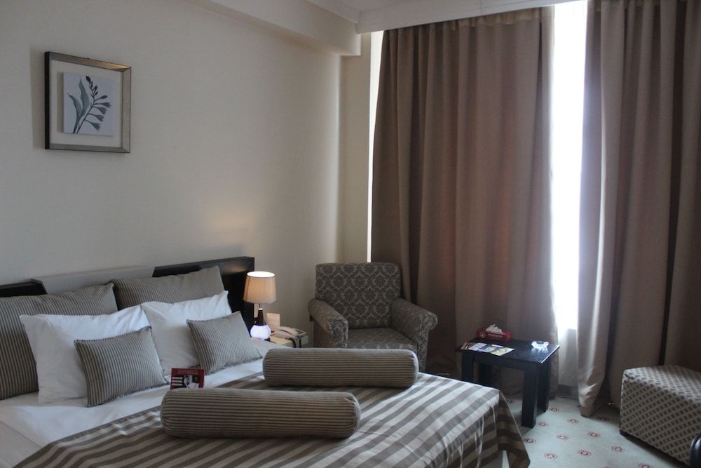 Phoenicia Grand Hotel Premium Twin Room 11