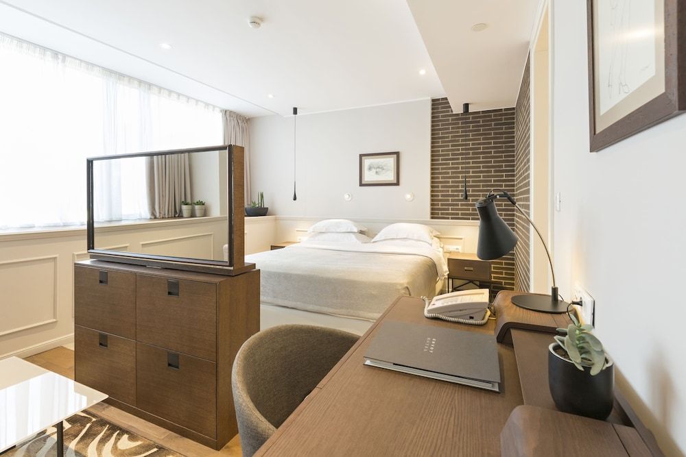 Envoy Hotel Belgrade Junior Suite 4