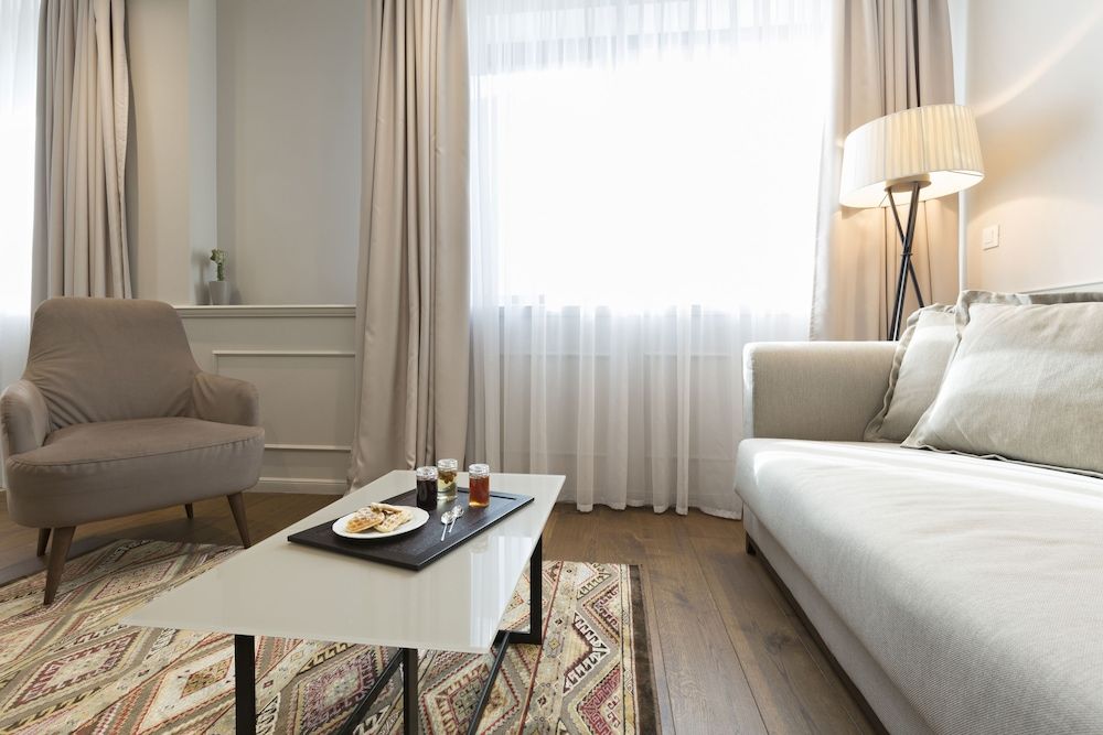 Envoy Hotel Belgrade Junior Suite 2