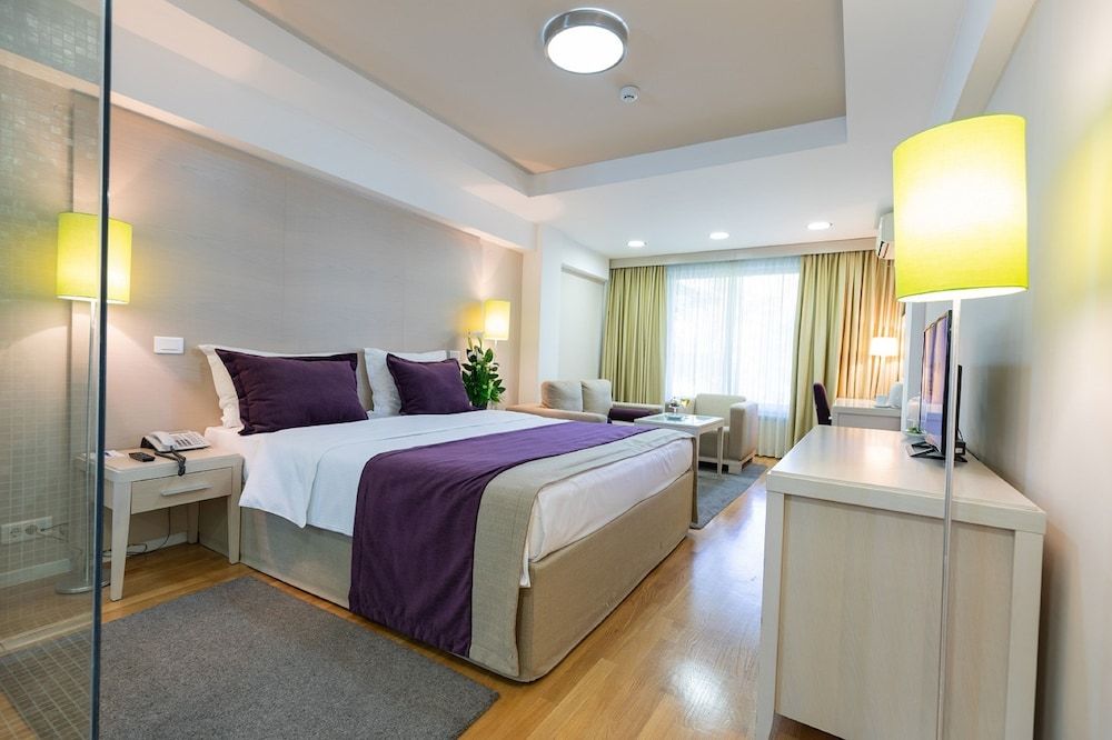 Premier Room, 1 King Bed