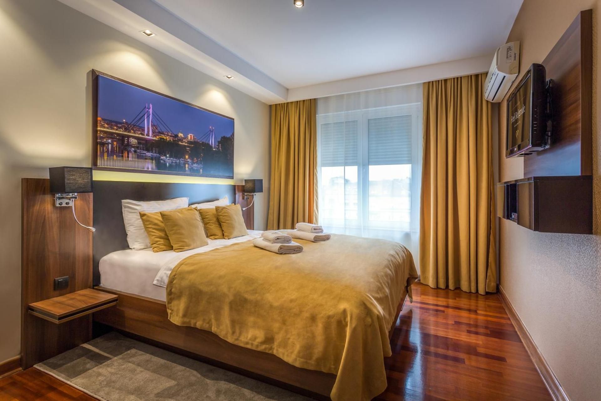 One-Bedroom Apartment with Terrace