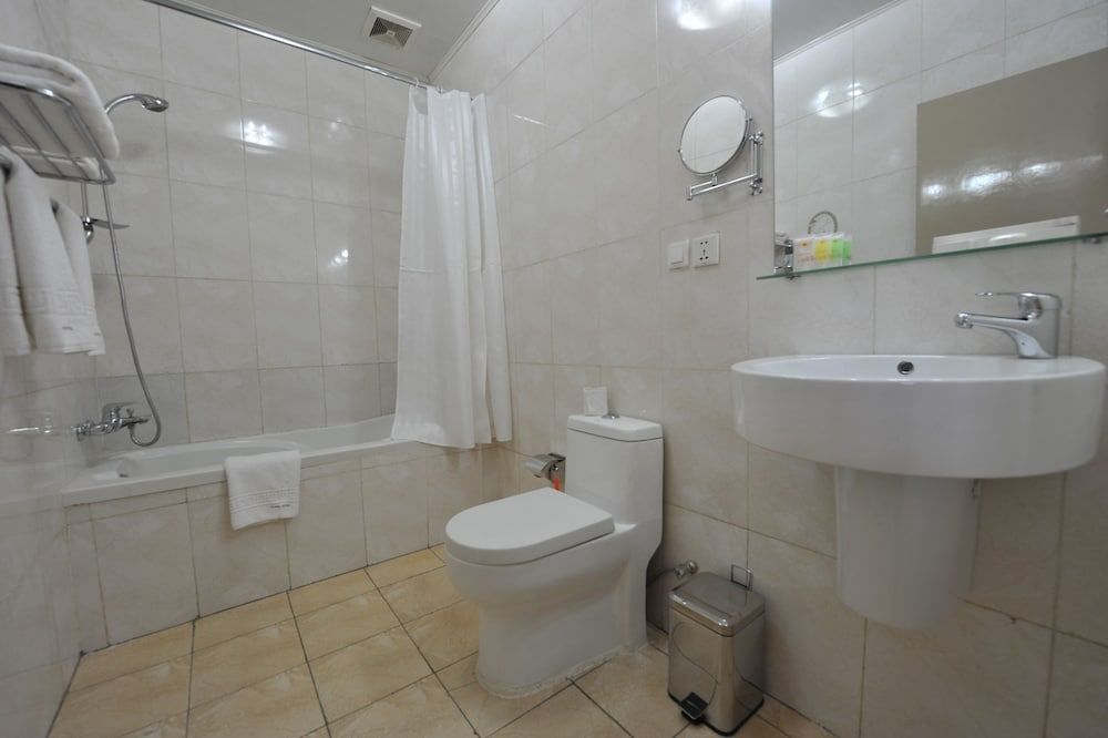 undefined Gloria Hotel 8