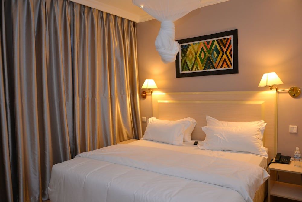 undefined Gloria Hotel 9