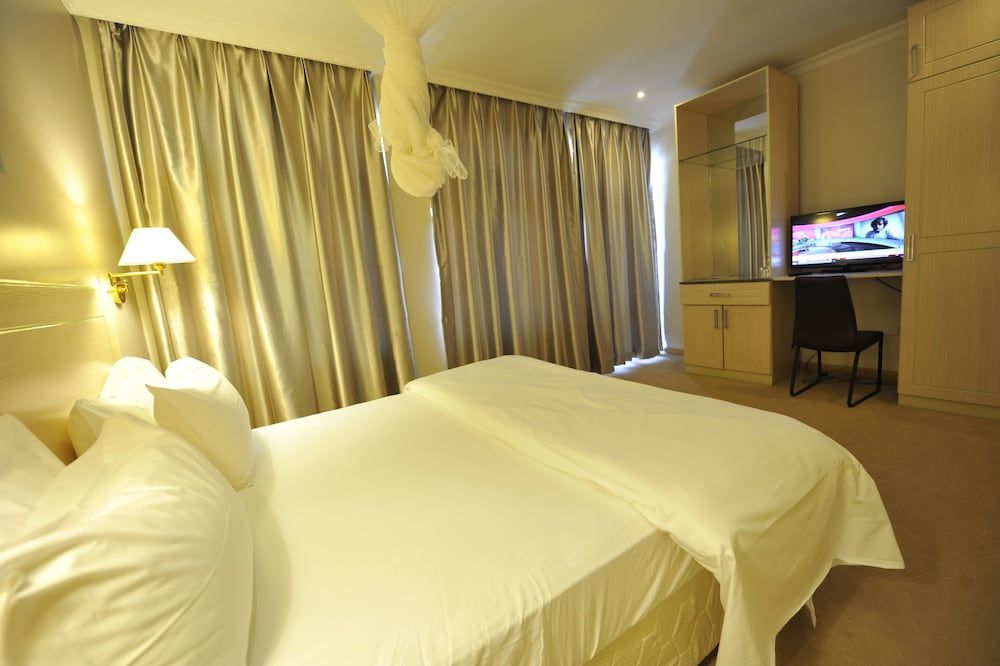 undefined Gloria Hotel 5