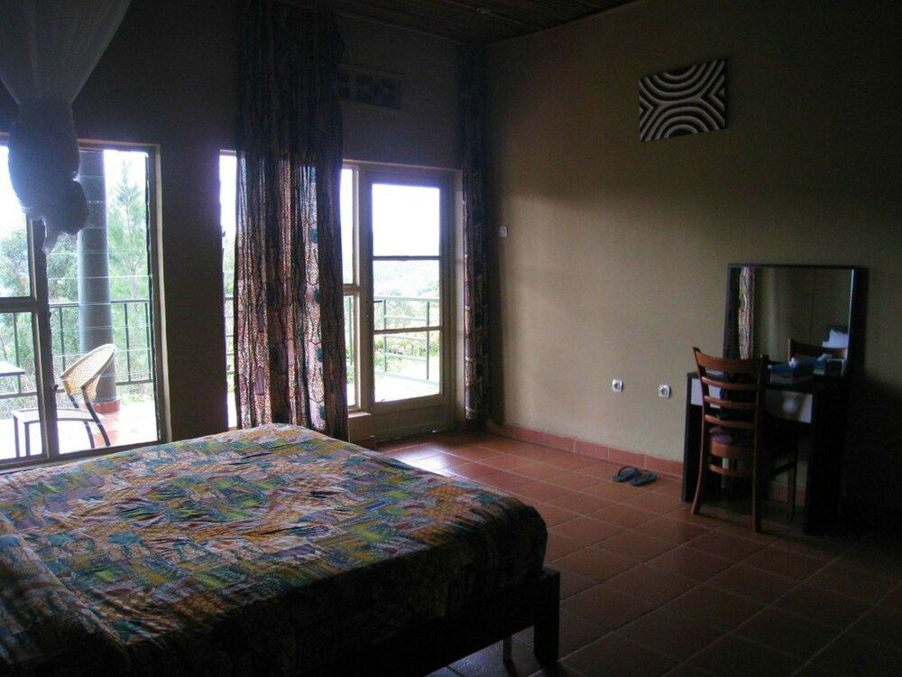 Nyungwe Top View Hotel Standard Single Room 11