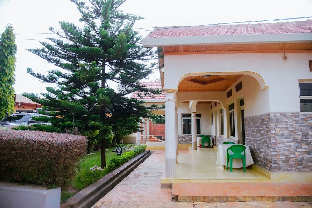 undefined Martin Aviator Hotel 3