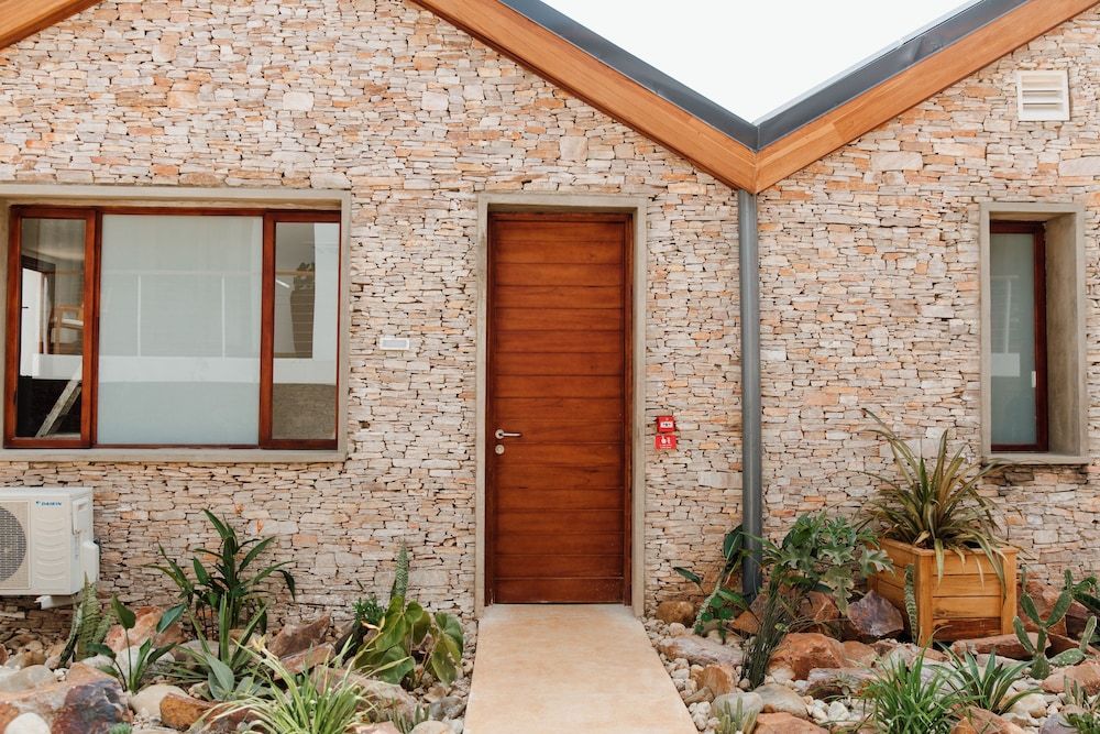 undefined The Retreat 5