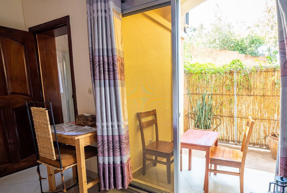 Heaven Restaurant & Boutique Hotel Villa Budget Queen Room 5