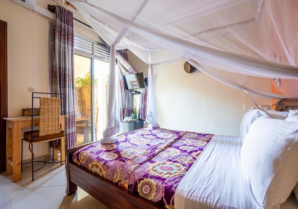 Heaven Restaurant & Boutique Hotel Villa Budget Queen Room 2