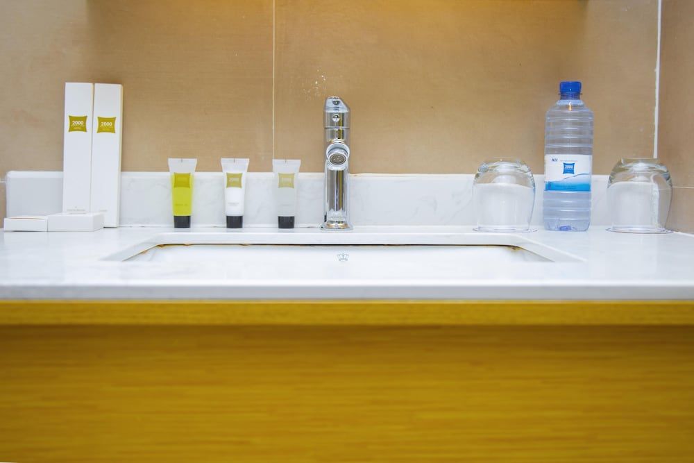 2000 HOTEL Downtown Kigali Business Double Room, City View 11