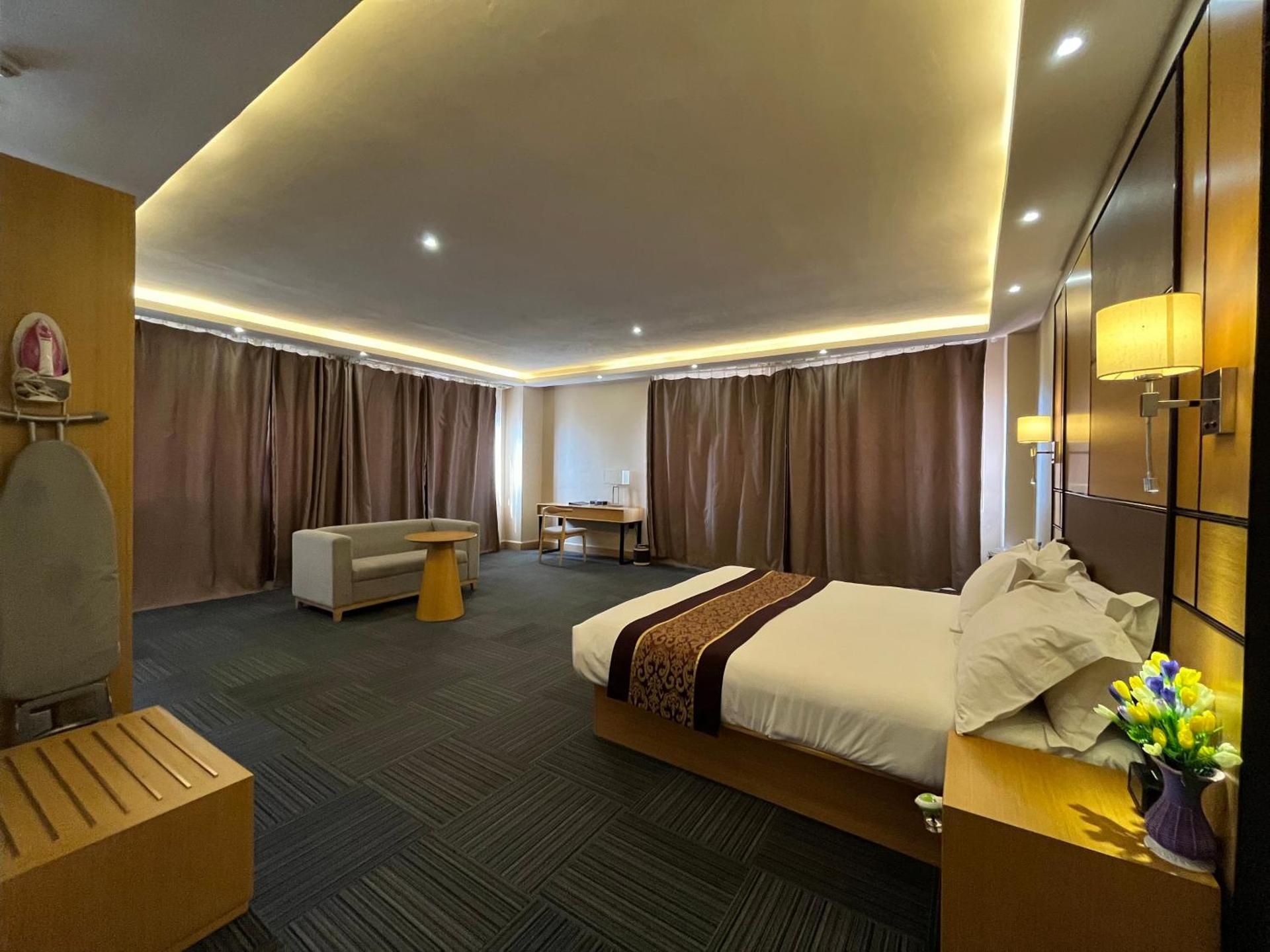 undefined 2000 HOTEL Downtown Kigali 2