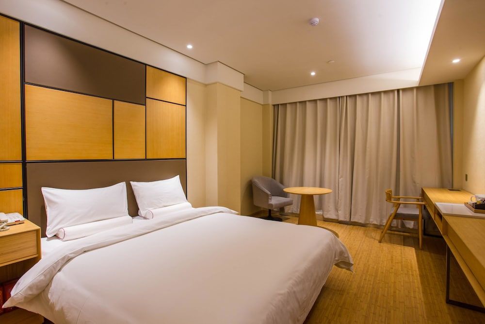 2000 HOTEL Downtown Kigali Business Double Room, City View 3