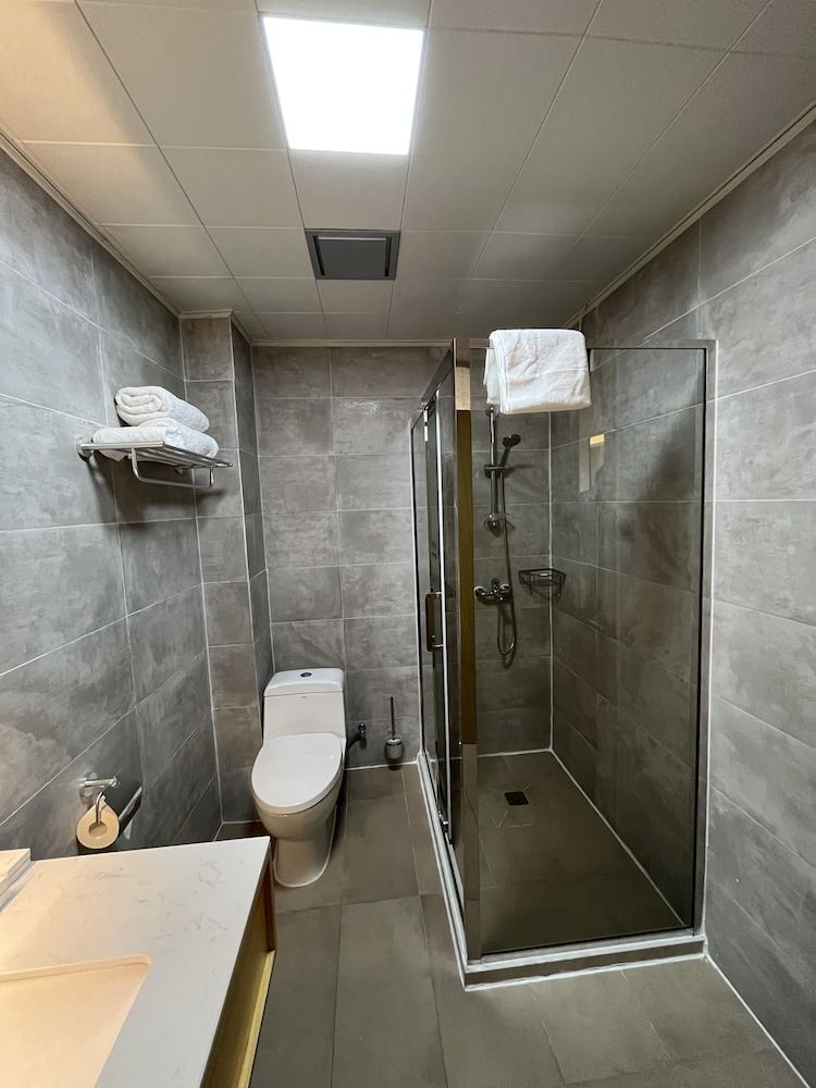 2000 HOTEL Downtown Kigali Business Double Room, City View 9