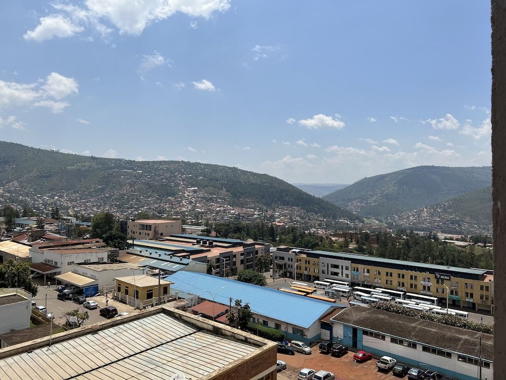 2000 HOTEL Downtown Kigali Business Double Room, City View 8