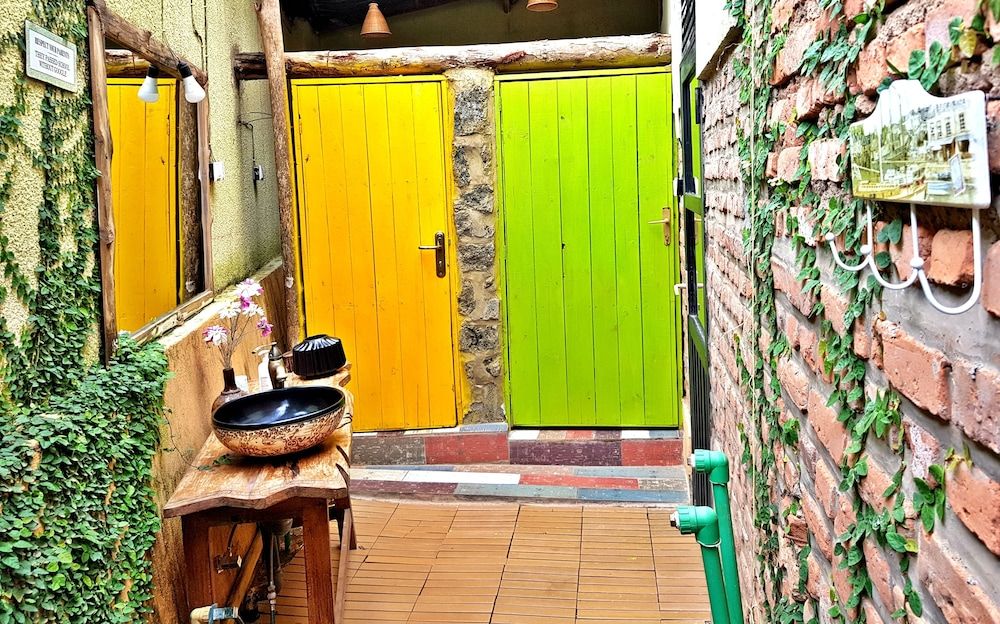 undefined Yambi Guesthouse 2