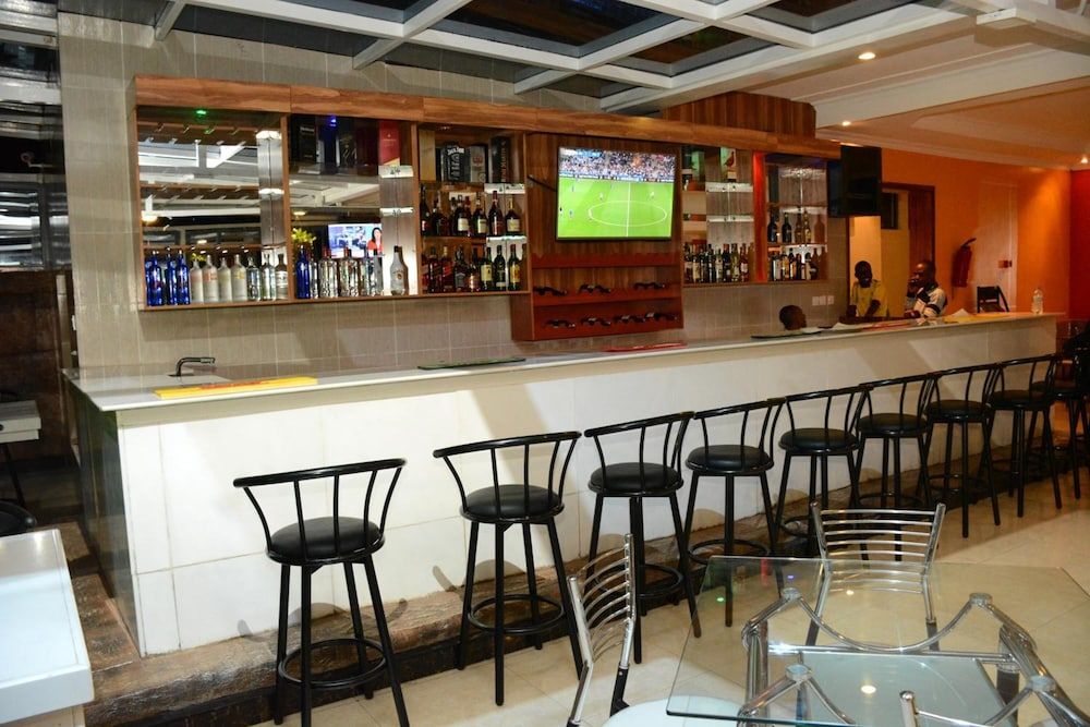 undefined La Posh Hotel 9