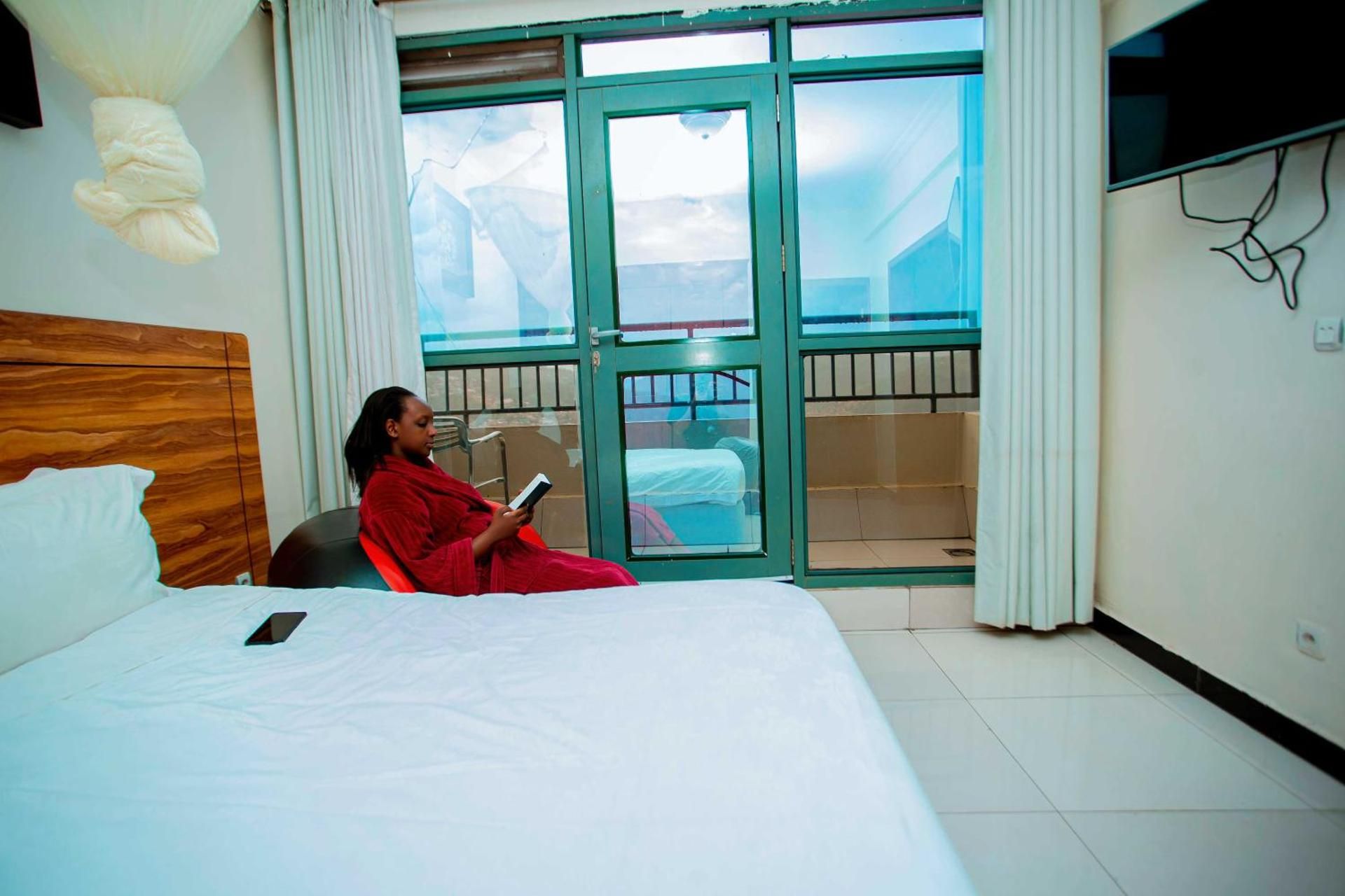 undefined La Posh Hotel 5