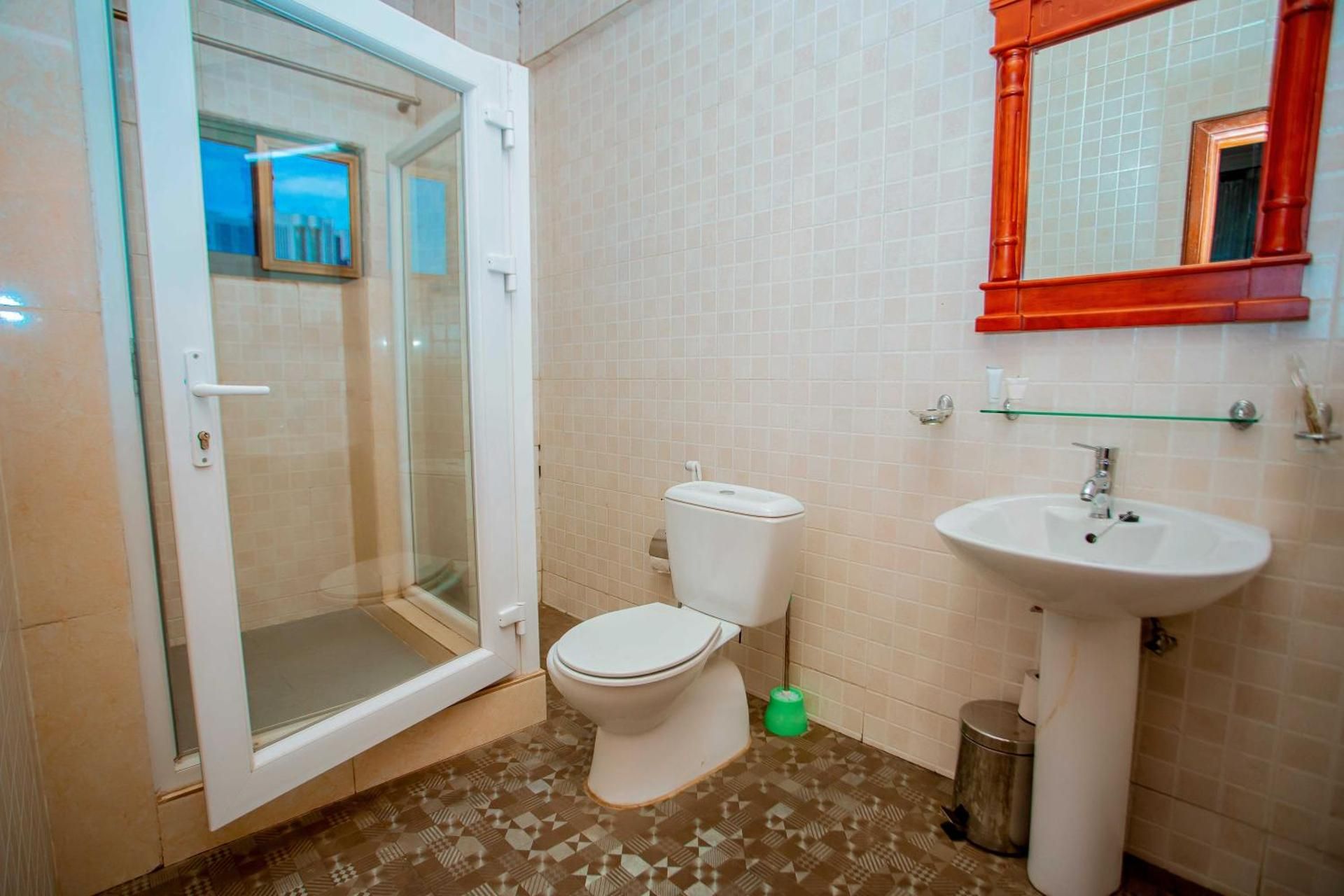 undefined La Posh Hotel 6