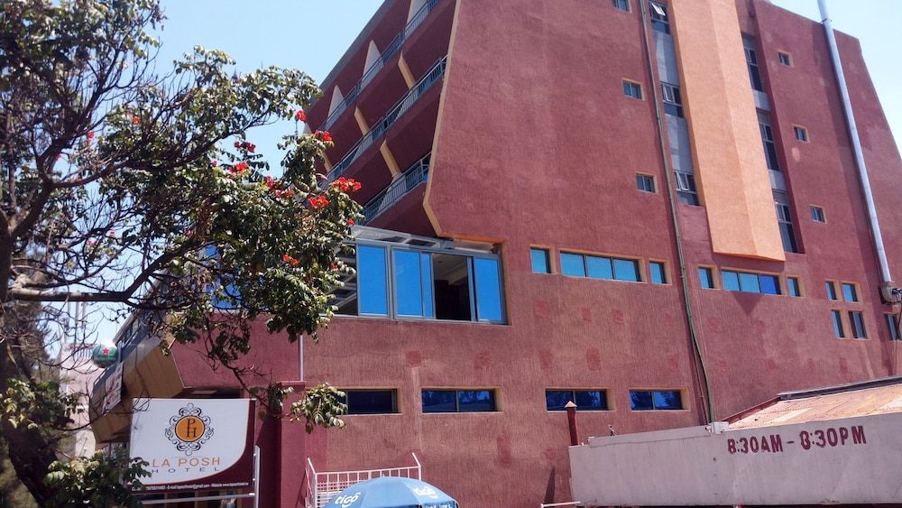 undefined La Posh Hotel 3