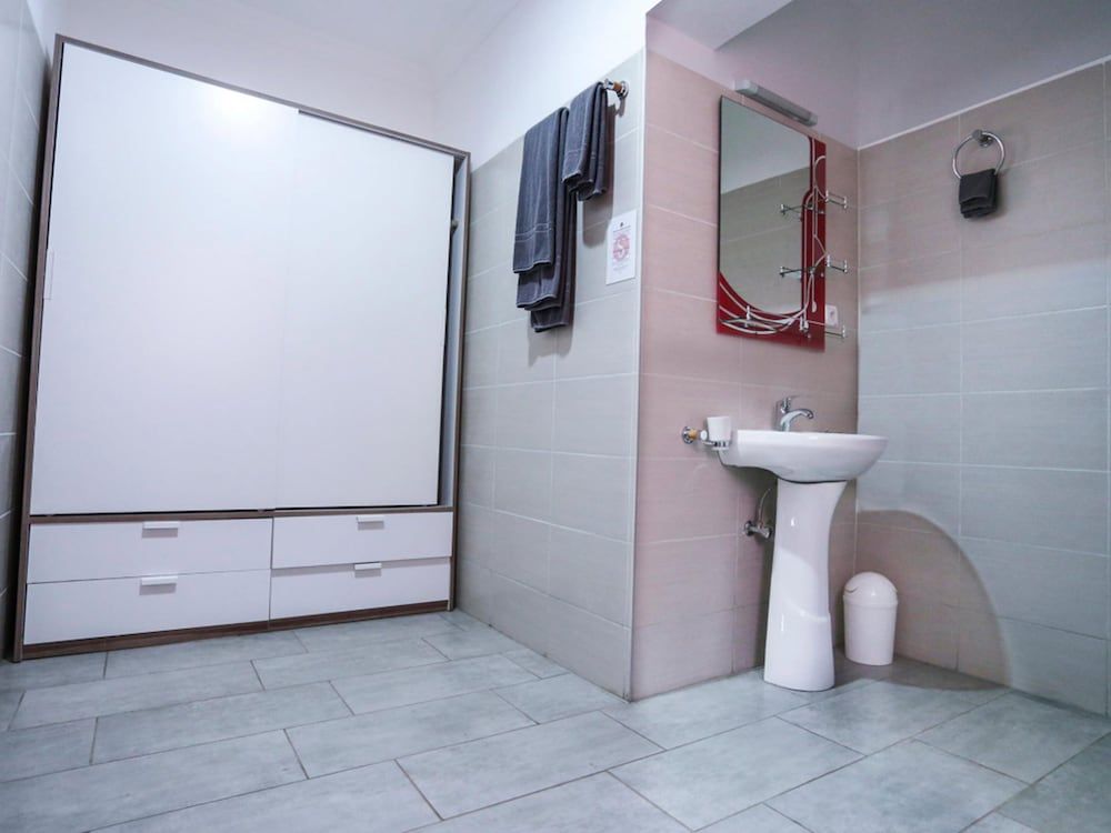 5 Swiss Hotel Standard Double Room 6