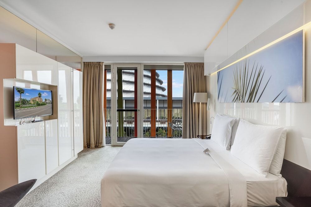 Radisson Blu Hotel & Convention Centre, Kigali Superior Room, Balcony 6