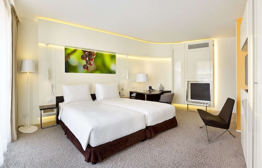 Radisson Blu Hotel & Convention Centre, Kigali Superior Room, Balcony 5