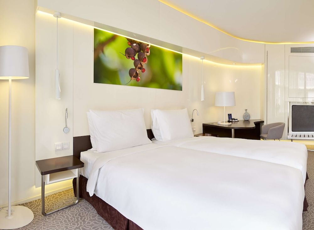 Radisson Blu Hotel & Convention Centre, Kigali Superior Room, Balcony 4