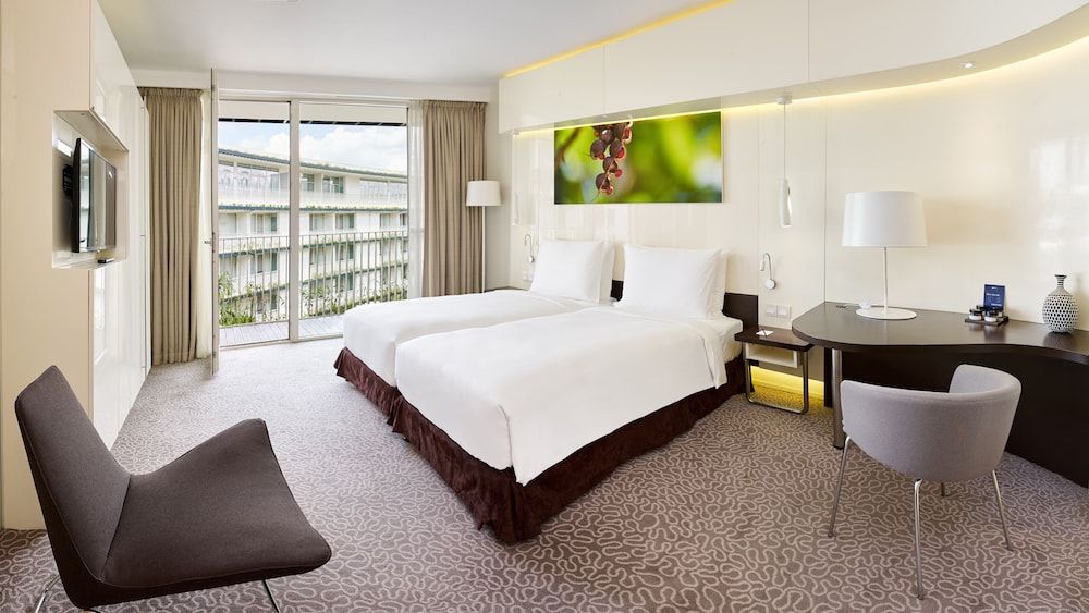 Radisson Blu Hotel & Convention Centre, Kigali Superior Room, Balcony 8