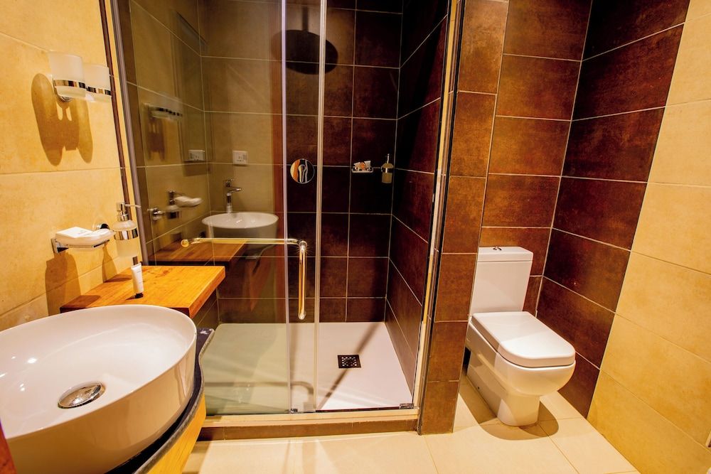 Hotel Chez Lando Luxury Room 11