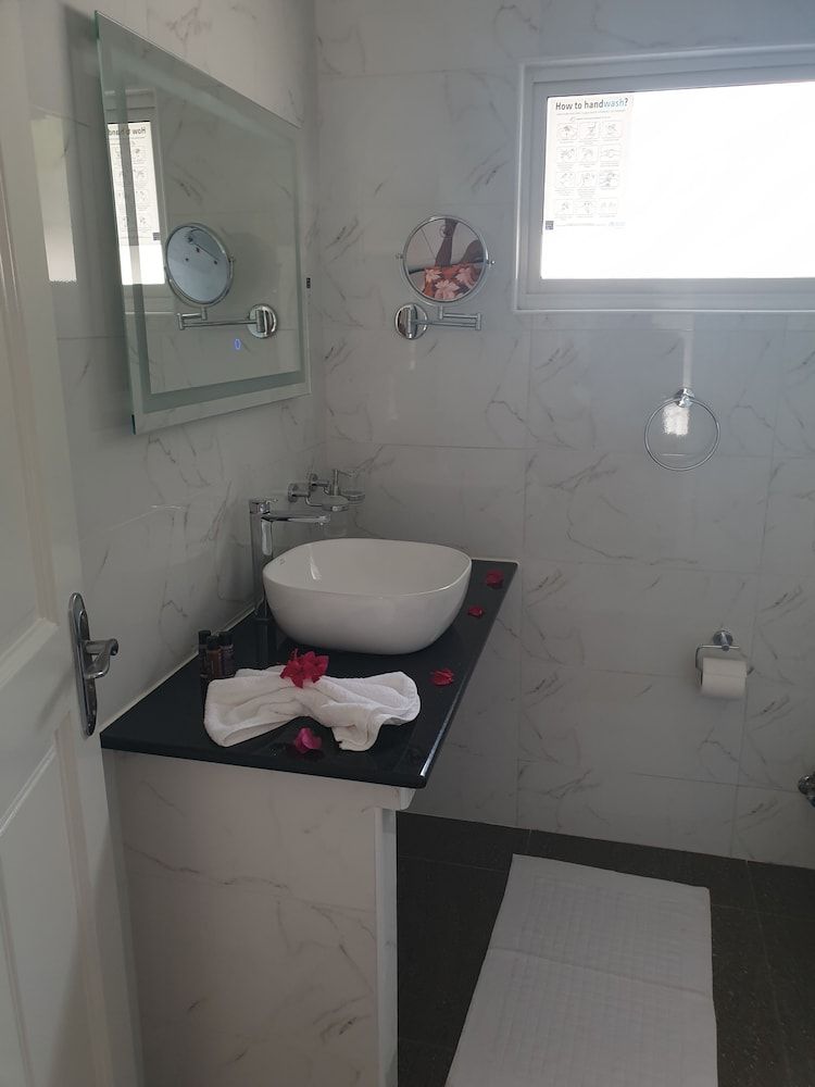 Villa Authentique Double or Twin Room 4