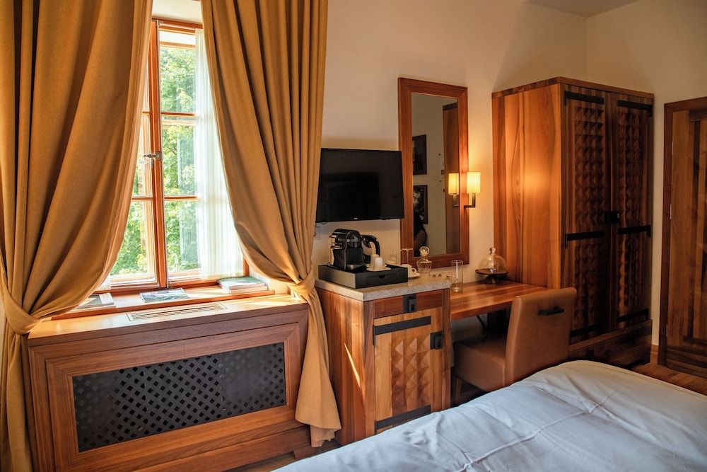 Hotel Grad Otocec Relais & Châteaux Double Room, River View 6