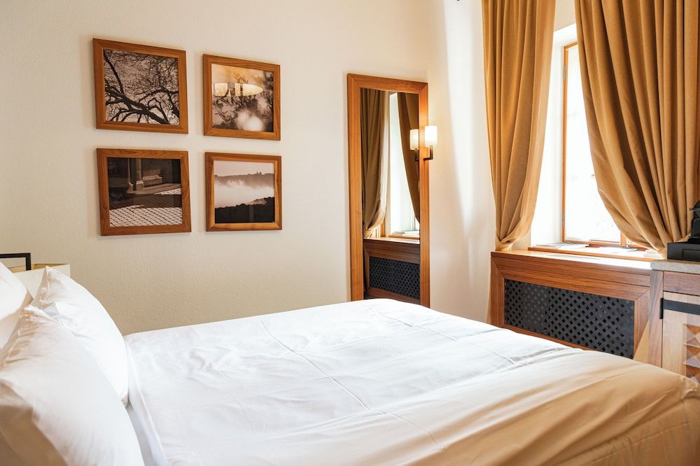 Hotel Grad Otocec Relais & Châteaux Double Room, River View 4