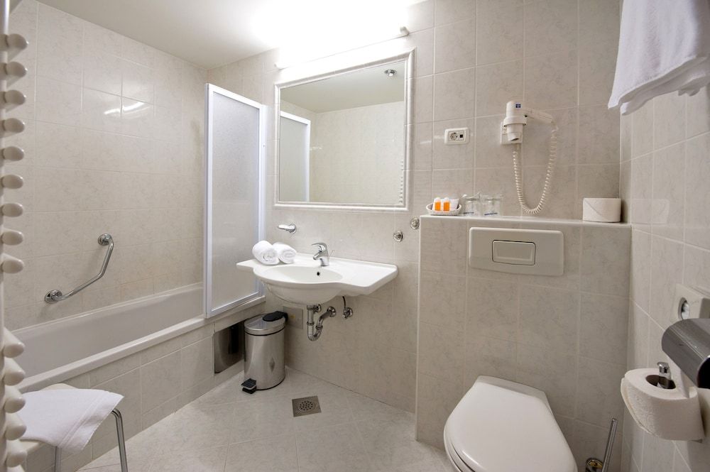 Hotel Kompas Superior Double Room 4